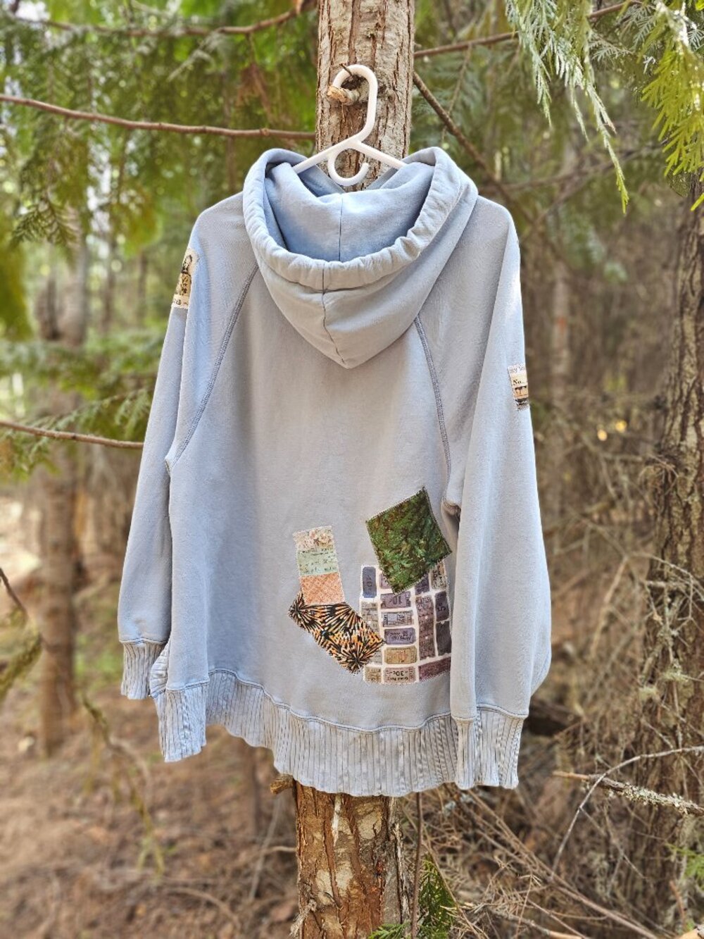 Vintage American Eagle Outfitters Light Blue Patchwork Graphic Hoodie - Picture 7 of 8